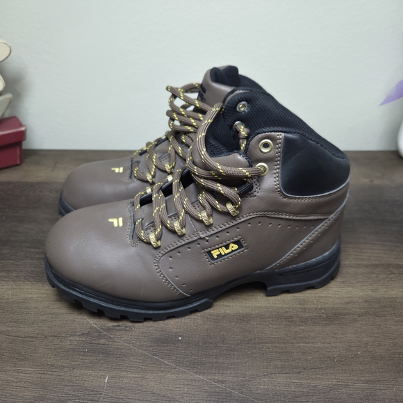NEW FILA Ravine Dark Brown Hiking Boots Sz 4 For Boys #0049 - Picture 1 of 9